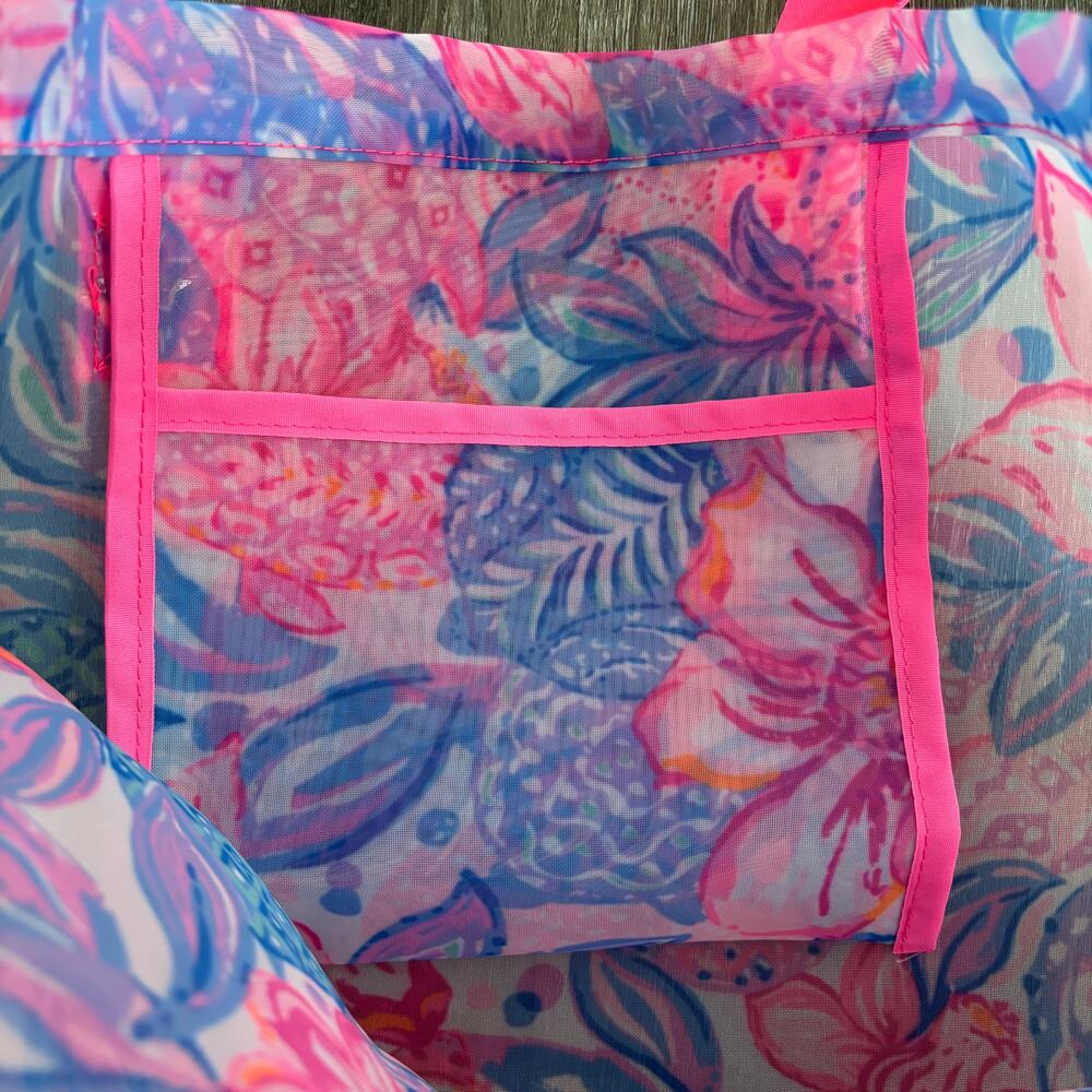 Lilly Pulitzer Mesh Tote Beach Bag in Pink Isle Snappy Turtle - Picture 5 of 7